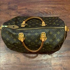 Louis Vuitton Speedy 35